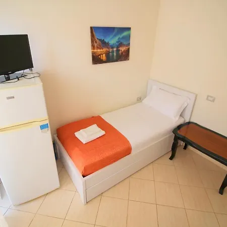 Downtown Hotel 3* Ксамил
