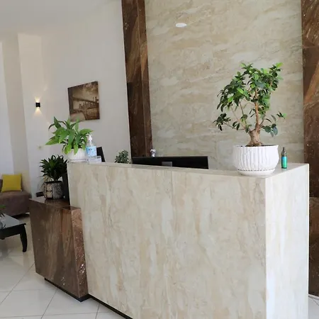 Downtown Hotel 3* كساميل