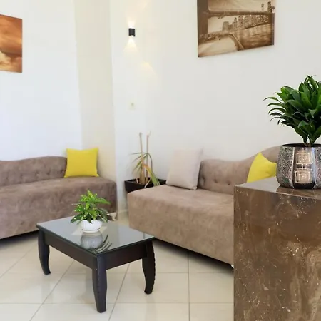 Hotel Downtown Hotel 3*